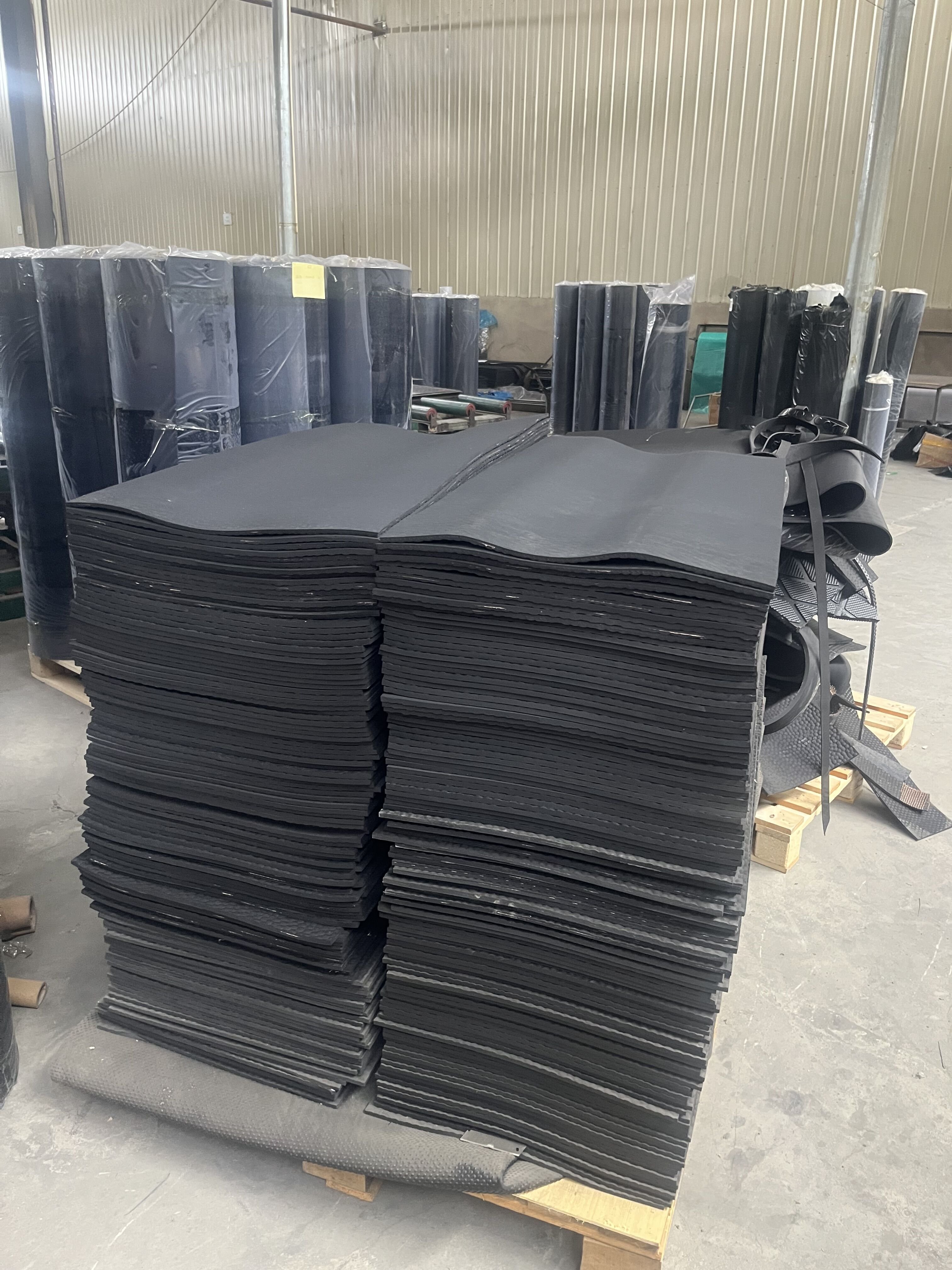 Flooring and accessories, rubber flooring, industrial factory floors, insulation rubber pads, flooring rubber sheets