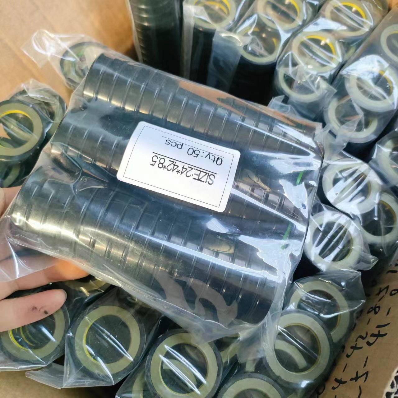 OEM Different Types Of Stainless Steel Oil Seal NBR FKM rubber Oil Seal Rotary Shaft Automotive Power Steering Oil Seal
