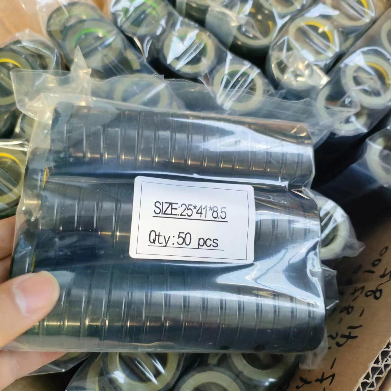 OEM Different Types Of Stainless Steel Oil Seal NBR FKM rubber Oil Seal Rotary Shaft Automotive Power Steering Oil Seal