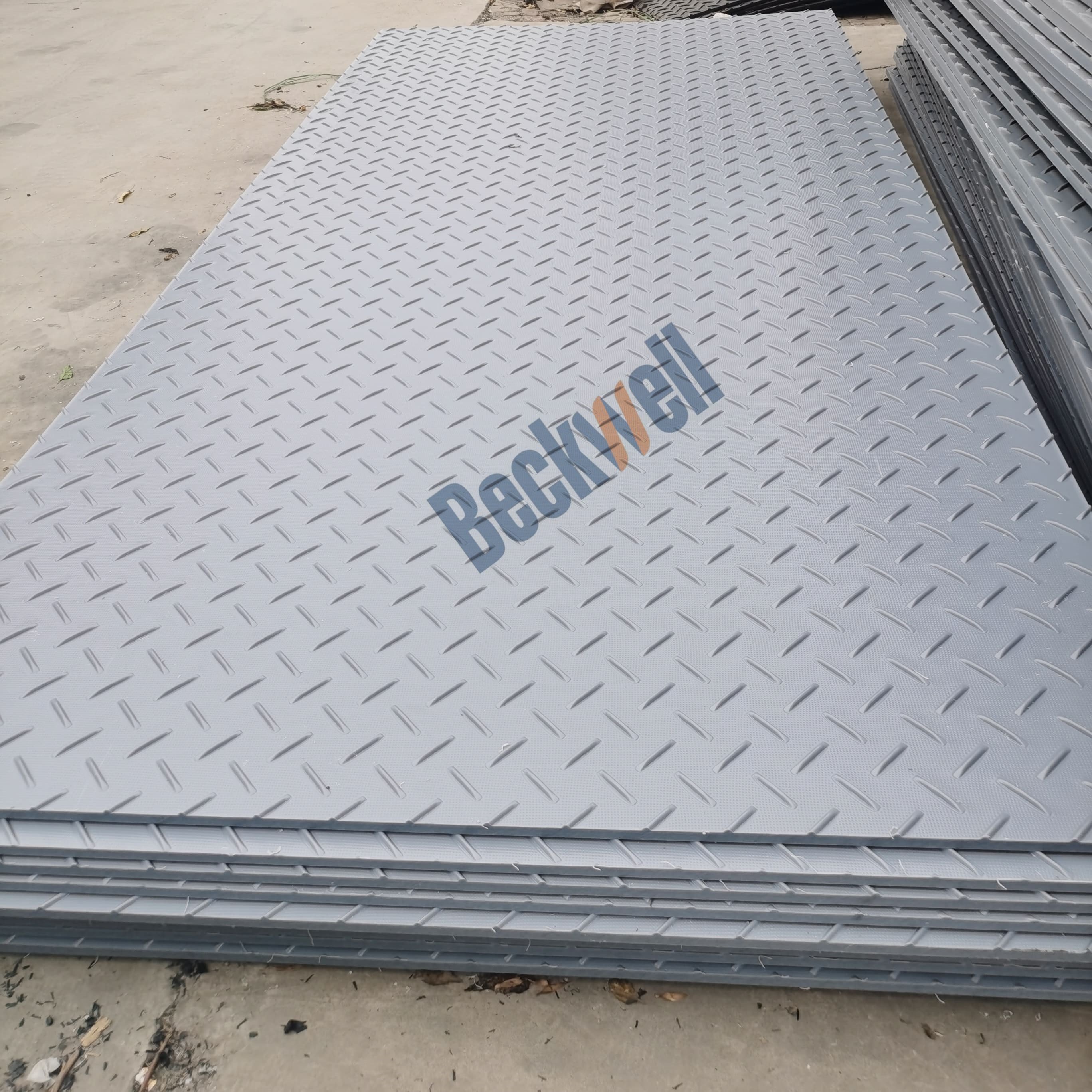 Budget Temporary Trackway Pathway Roadway Access Ground Protection Mats Bold Diamond Cleat Cut to Size 1220*2440mm