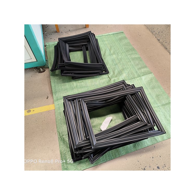 Direct Factory Sale New Design D-Shape EPDM Sealant Strip Rubber Door & Bathroom Sealing Strip with Mold Processing Service