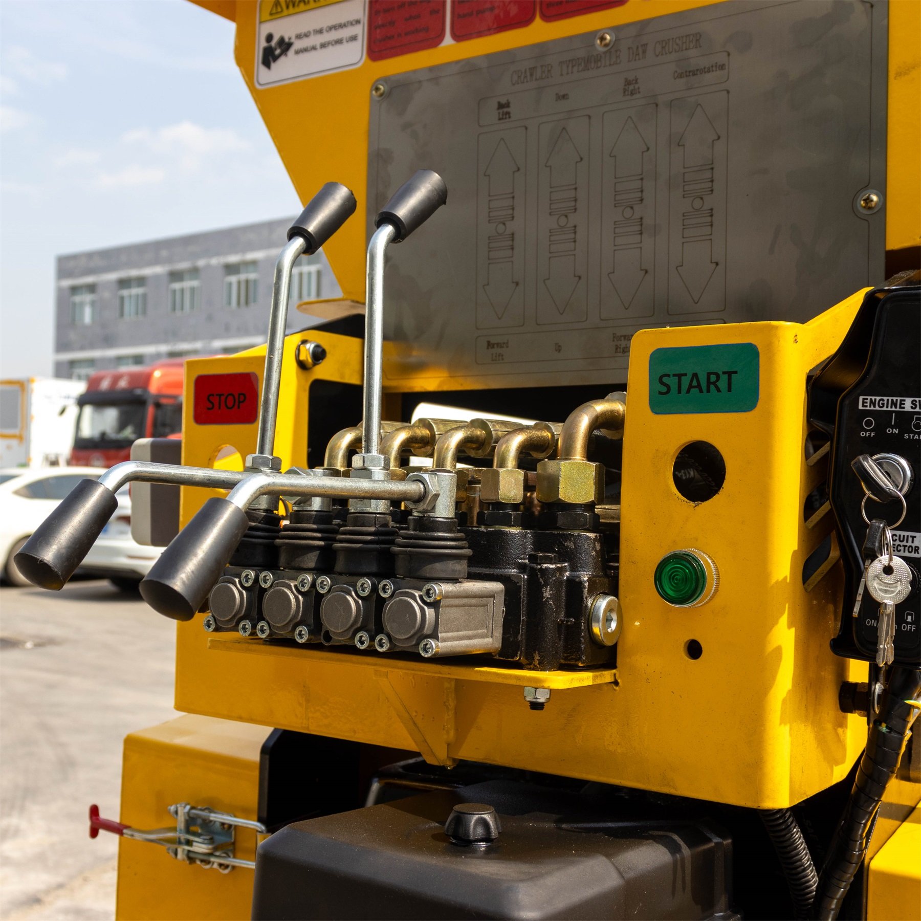 Mobile Concrete Crusher Small Portable Jaw Crusher Stone Rock Crushing Machine