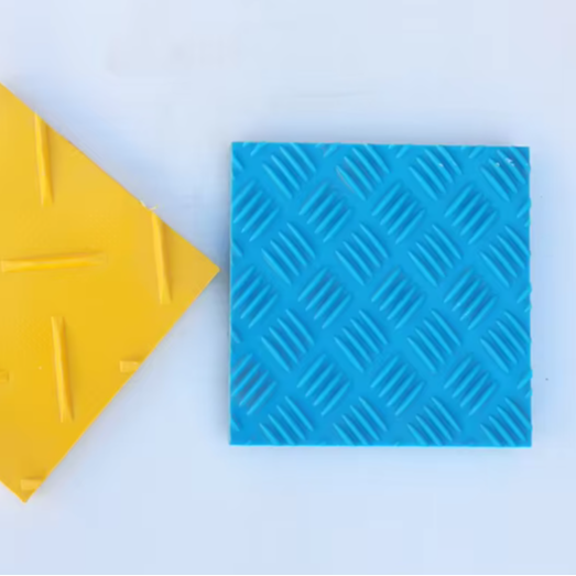 200mm x 200mm HDPE Excavator Road Ground Protection Mats Plastic Sheets for Track and Road Filling & Levelling