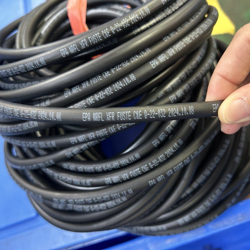 High Resistant Automotive 1/4'' 3/16'' 3/8'' 5/16'' SAE J30R9 Rubber Hoses Car Radiator FKM Rubber Hose For Fuel System