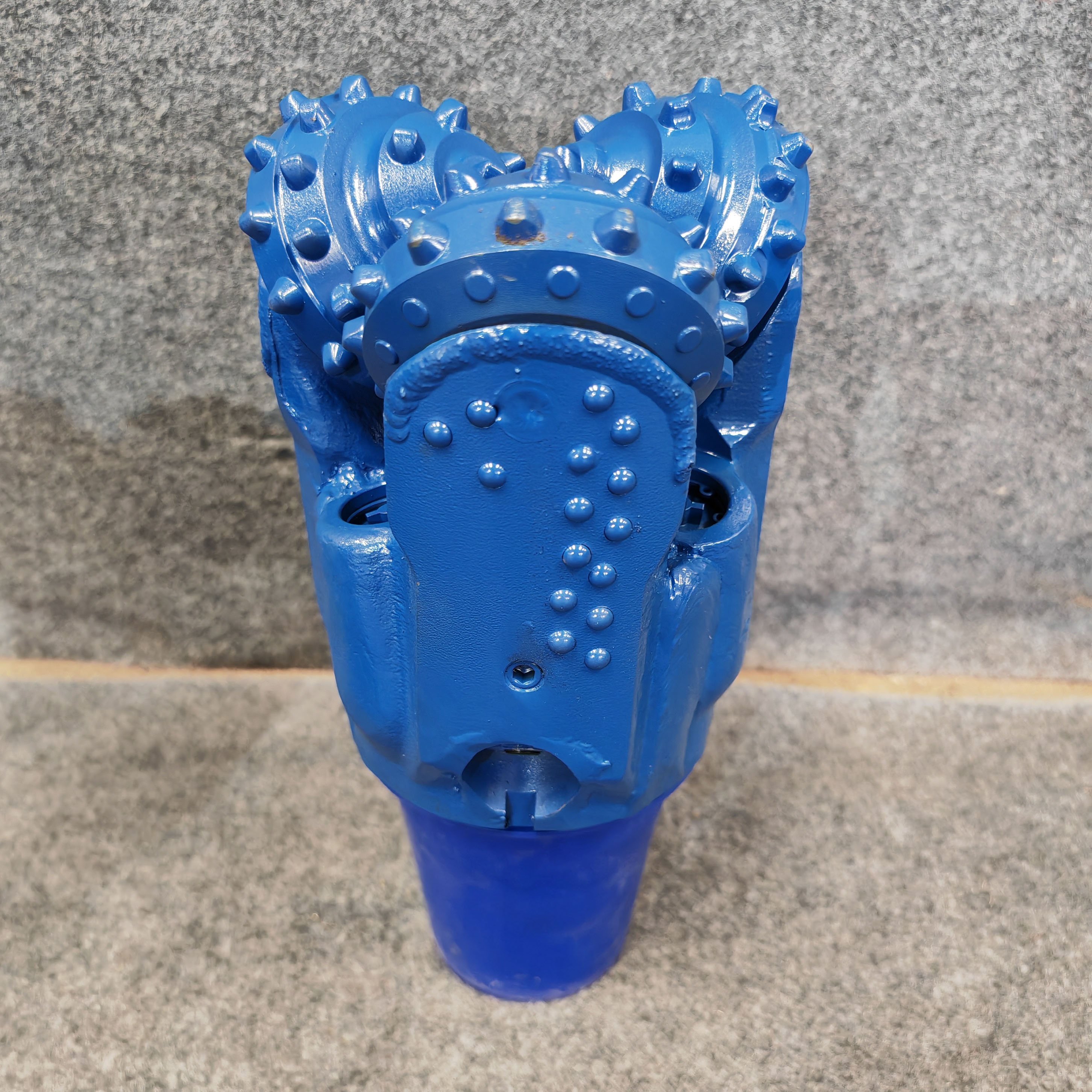 6 inch iadc637 API tricone hard rock bit open or sealed bearing tricone bit
