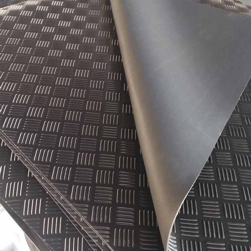 Environmentally friendly safe and waterproof Non slip Rubber Sheet Rubber Mat roll