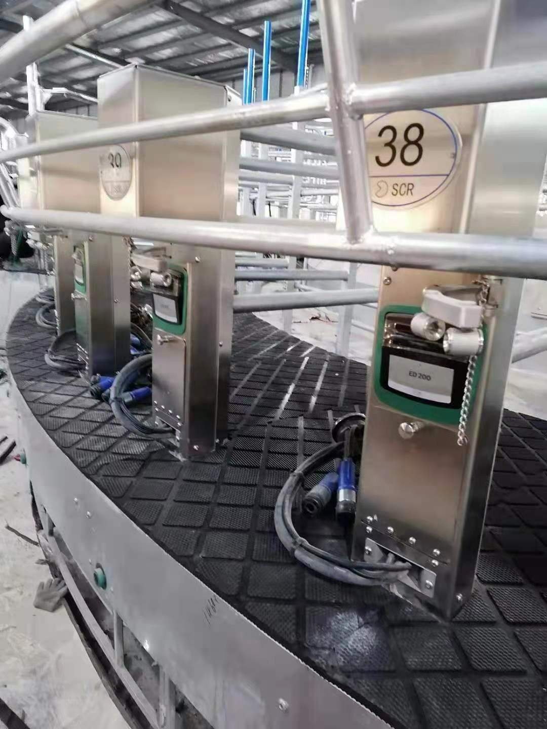 Manufacturer Rubber Cow Mats Flooring Rubber Sheet Dairy Equipment for Farm