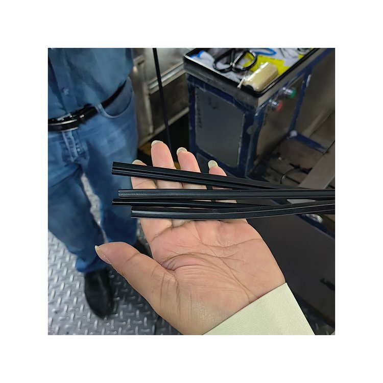 Hot Sale EPDM Sealant Strip Low MOQ Rubber Shower Room Windshield Seal with Factory Price Hot Processing Services Mold Moulding
