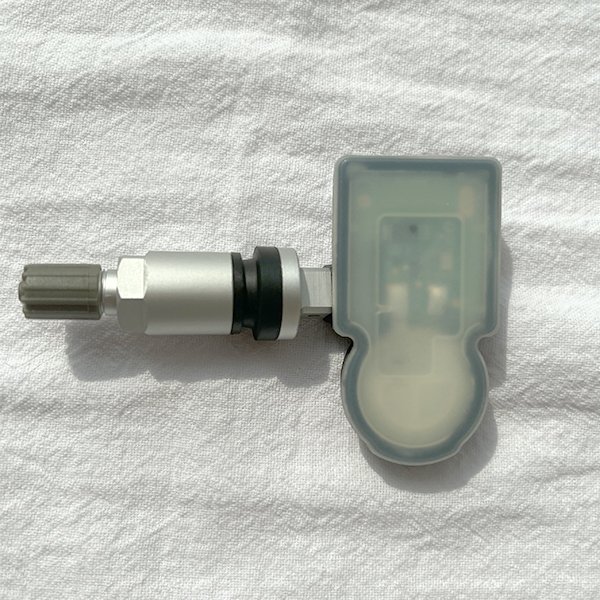 Universal NFC new generation TPMS sensor program by free App and tool