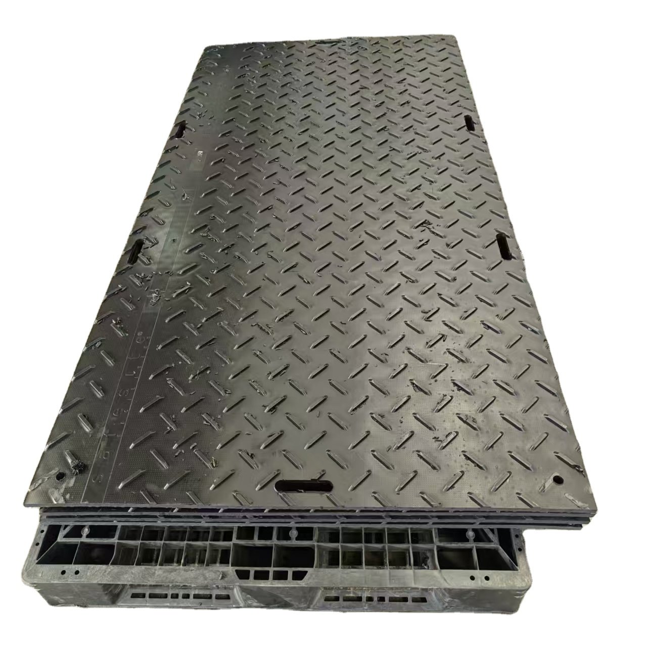 4*8ft Black Wear Resistant Truck Interlocking Mats HDPE Lightweight Ground Protection Mats Lawn Mud Mats