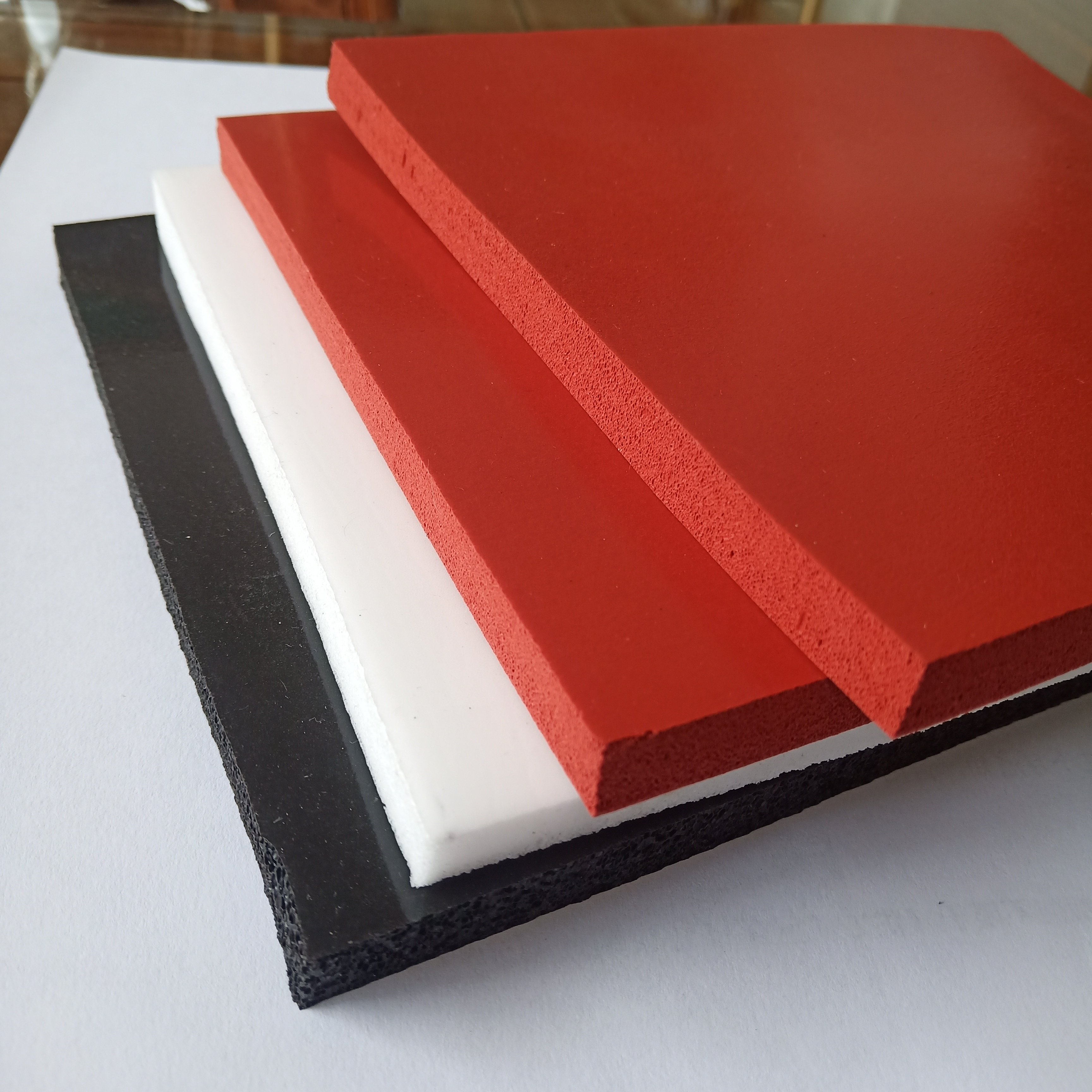 10mm Heat Resistant Shock Reduce Electrical Insulation Closed Cell Silicone Foam / Sponge Rubber Sheet