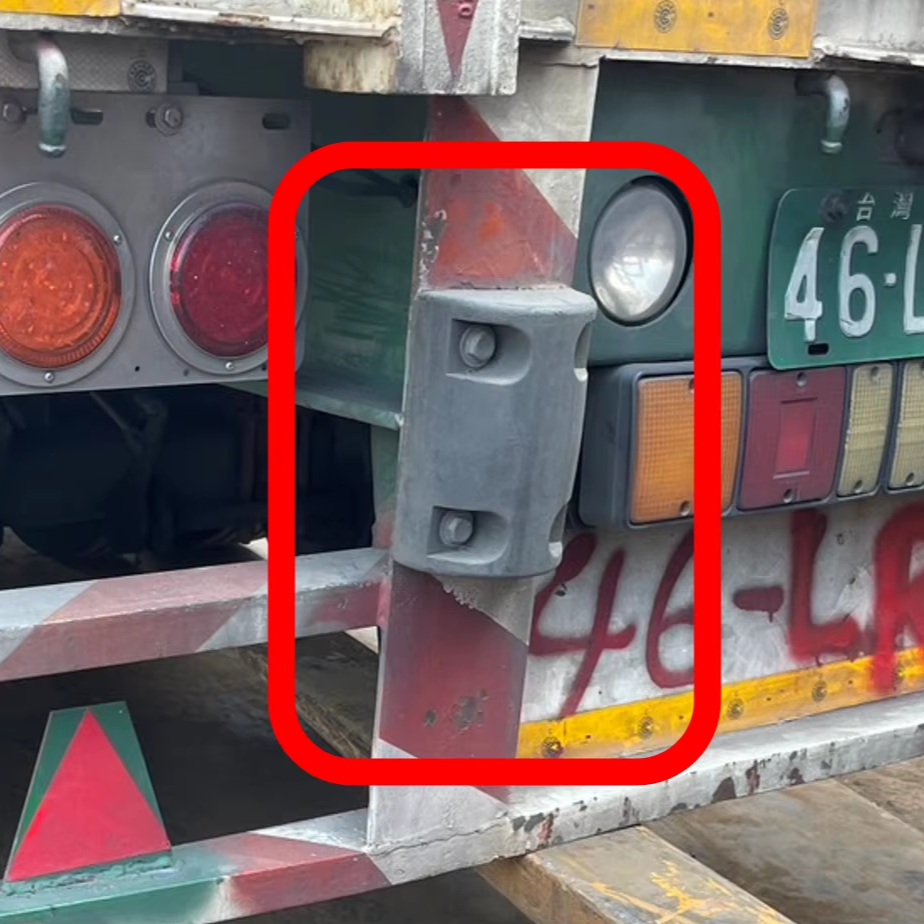 200*150mm Automotive Rubber Bumper Fitting for Light Trucks