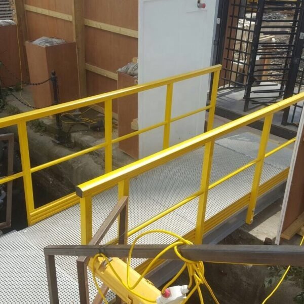 Multifunctional industray FRP portable ladder handrail fiberglass Caged Ladder