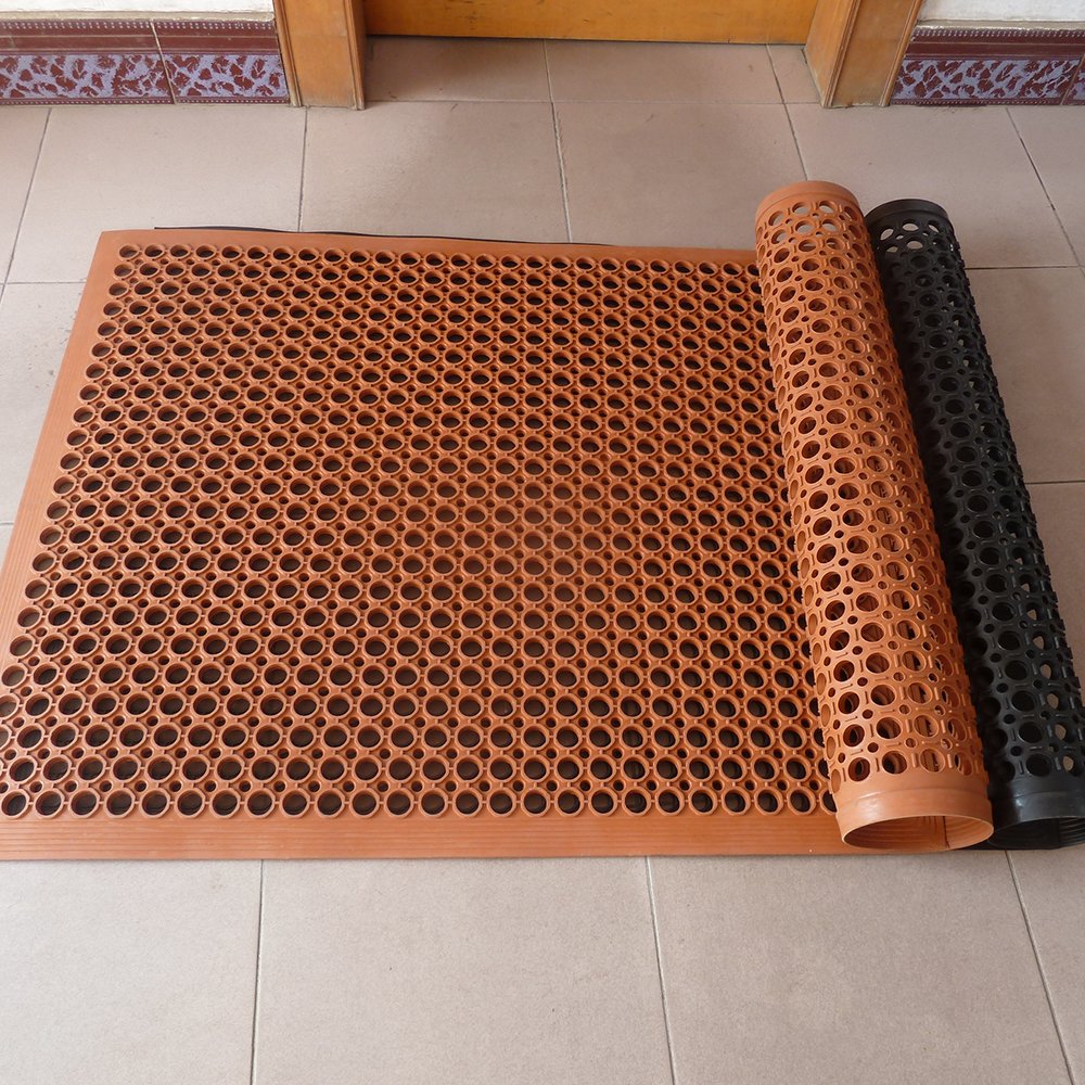 High quality commercial entrance anti slip perforated moulded rubber flooring mats with holes floor matting