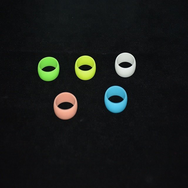 factory hot sale Silicone Luminous Wedding Ring for Women Silicone fluorescent ring for outdoor activity glowing Ring at night