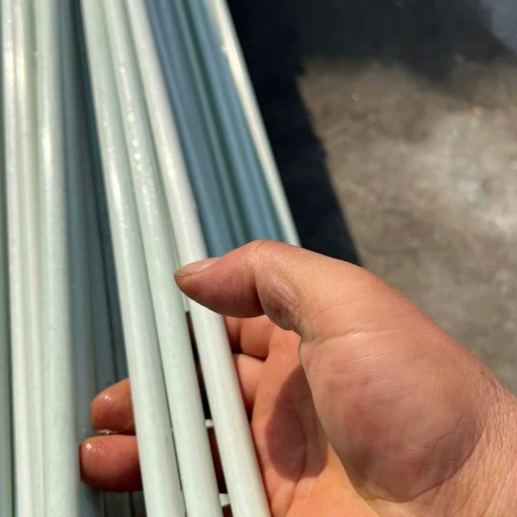 High Strength FRP Rod No Rust Fiberglass Fencing Post round Shape with Smooth Surface Cutting Punching Services for Construction