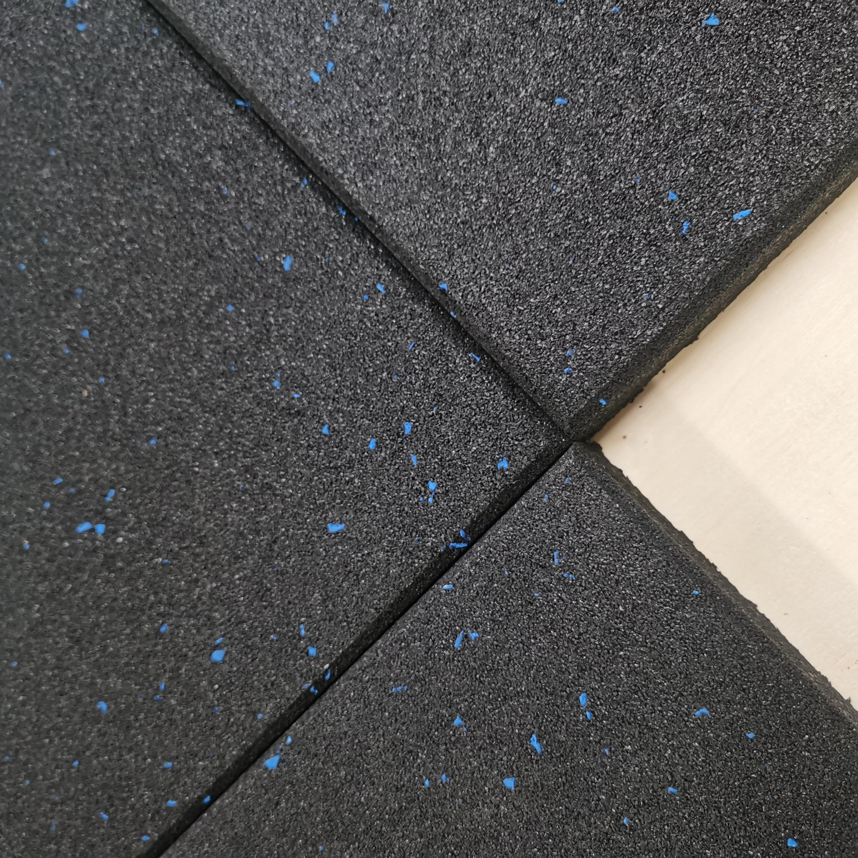 High Density Indoor Star-studded finer Granular SBR Rubber bricks Fitness Rubber Matts Rubber Flooring Tile