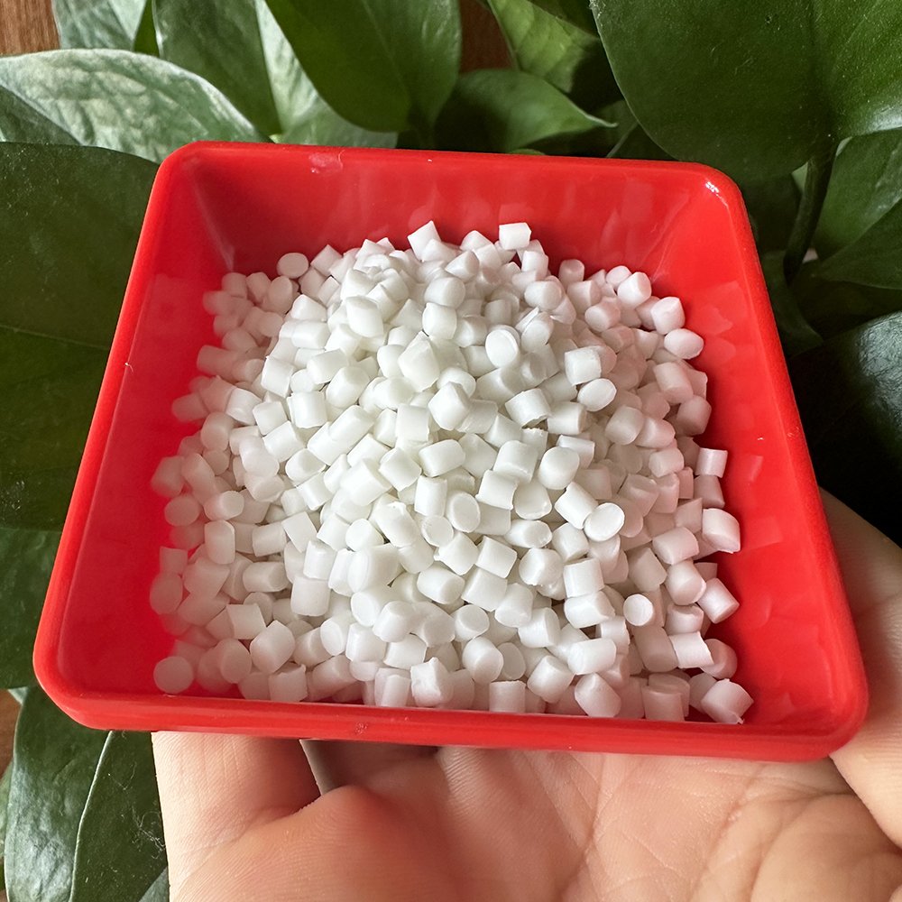 TPV Thermoplastic Vulcanized Rubber Foam Coated Elastomer Material Flame Retardant VO Raw Material for Power Tool Accessories