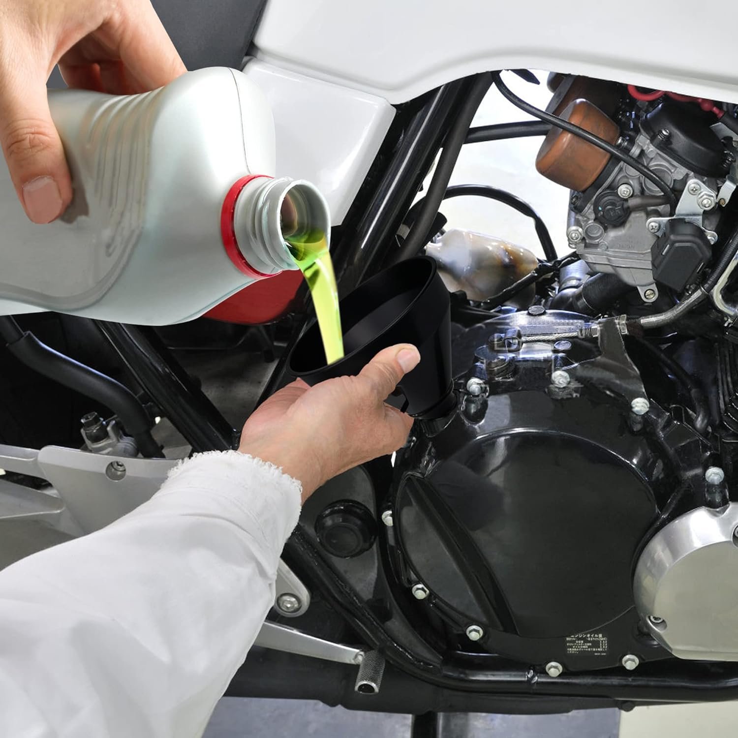 Wide Mouth Flexible Funnel with Handle, Automotive Funnels for Engine Oil, Liquid, Diesel, Kerosene,Gasoline