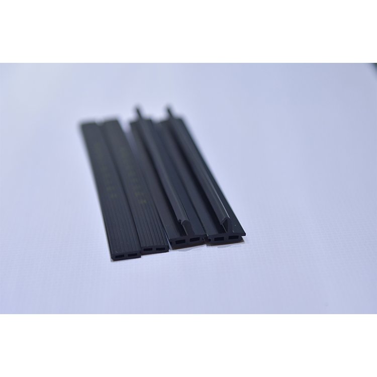 Custom Automotive/Safety Reliability Odorless Windshield Window Molding EPDM Rubber Extruded Sealing Strip