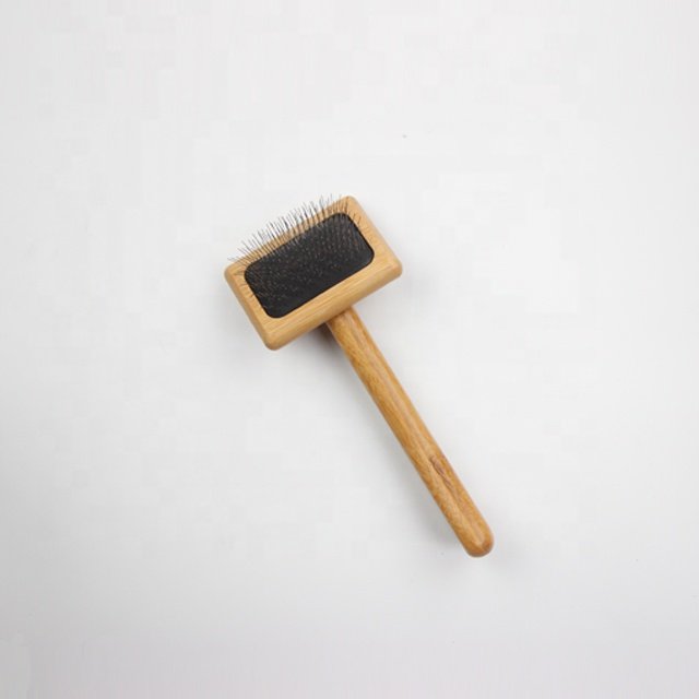 Pet Slicker Brush Supply 12 Dogs Sustainable Pet Cleaning & Grooming Products Wholesale Price Bar Jigger with Wooden Handle