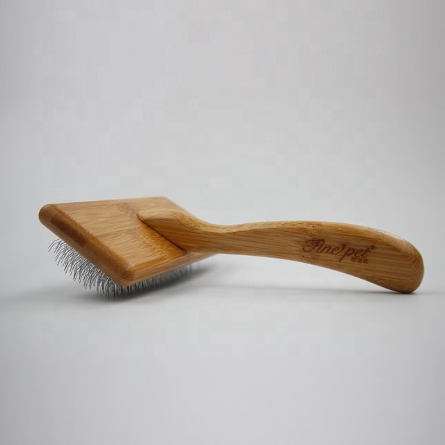 Pet Slicker Brush Supply 12 Dogs Sustainable Pet Cleaning & Grooming Products Wholesale Price Bar Jigger with Wooden Handle