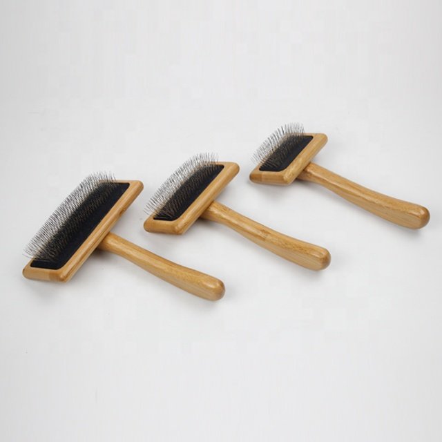 Pet Slicker Brush Supply 12 Dogs Sustainable Pet Cleaning & Grooming Products Wholesale Price Bar Jigger with Wooden Handle