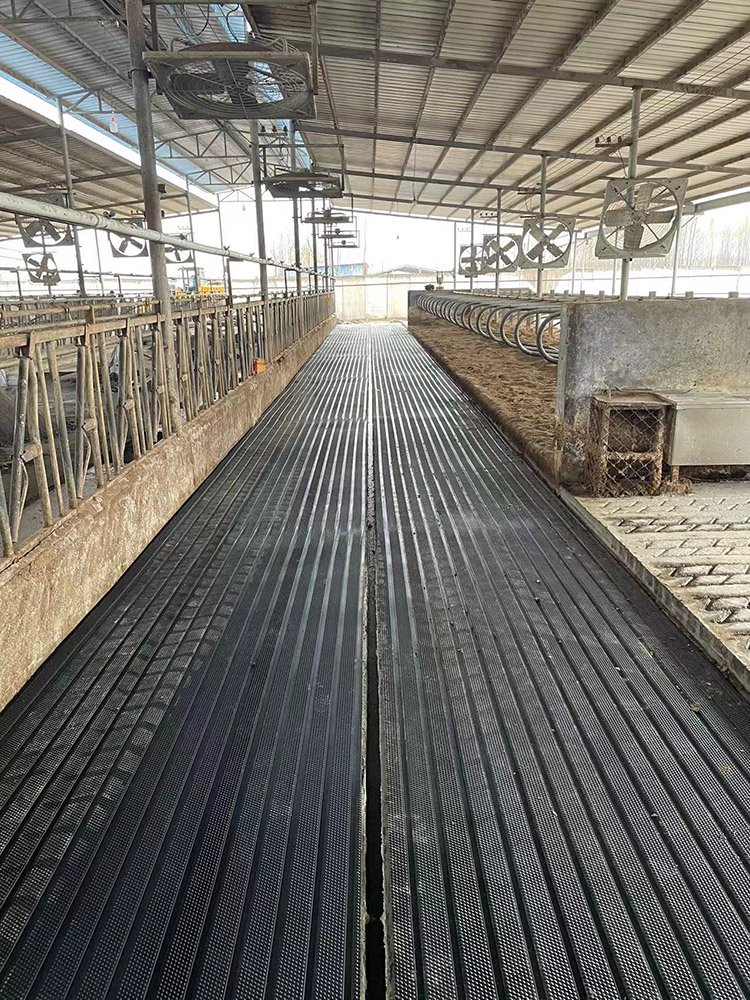 Heavy Duty Anti Slip Dairy Rubber Flooring Cow Walkway Covering Rubber Mat