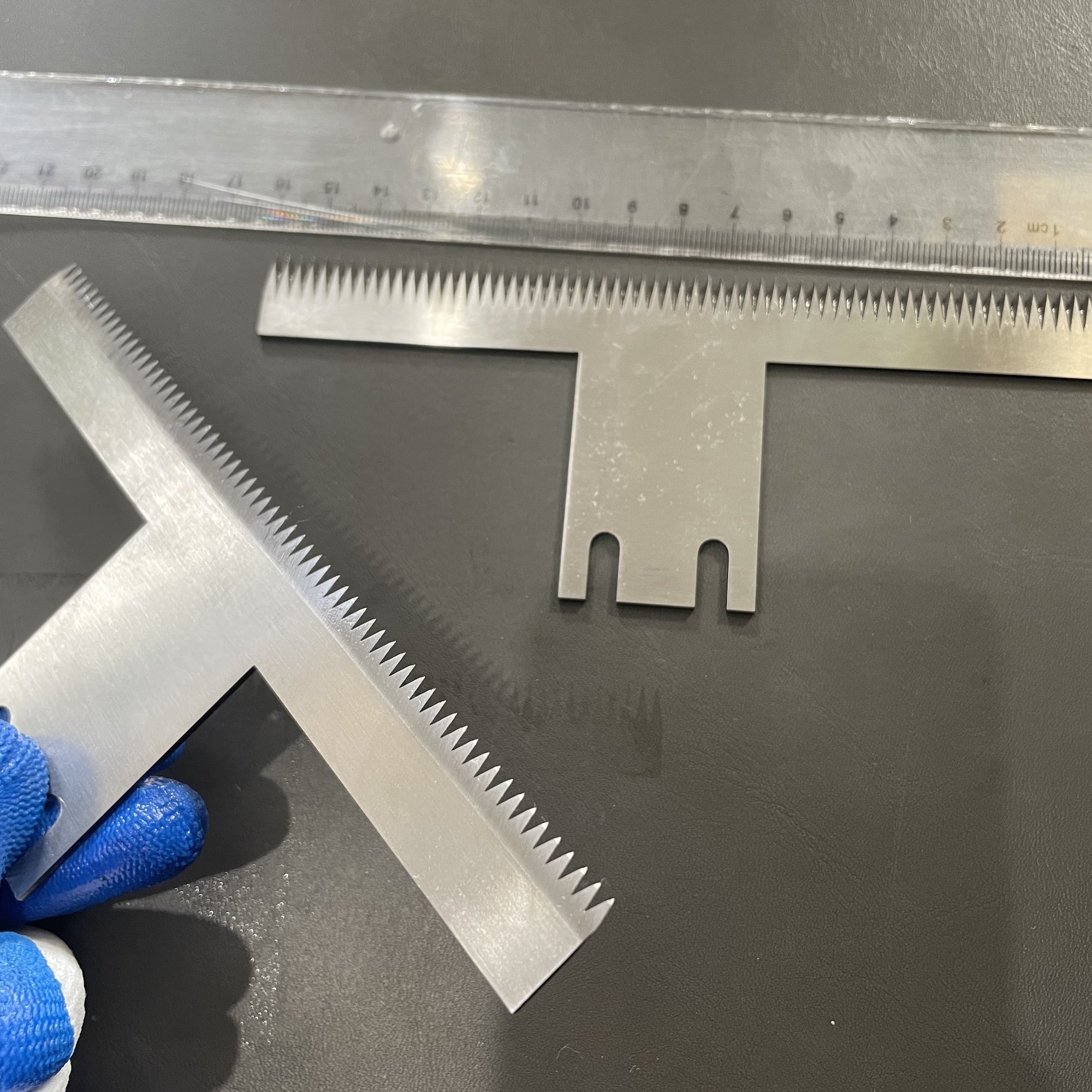 Factory direct sales T-shape packaging machine serrated blade for rubber food plastic film paper