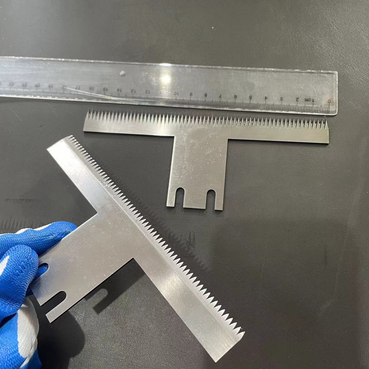 Factory direct sales T-shape packaging machine serrated blade for rubber food plastic film paper