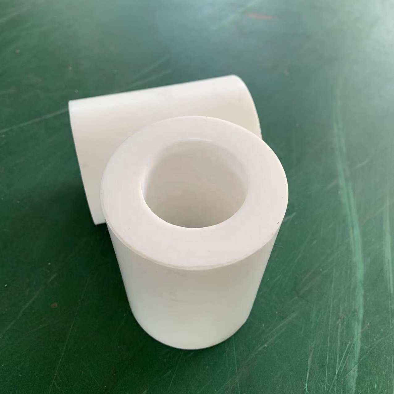 Supplies PTFE Hollow Rods With High Temperature And Low Temperature Resistance White PTFE Sleeves