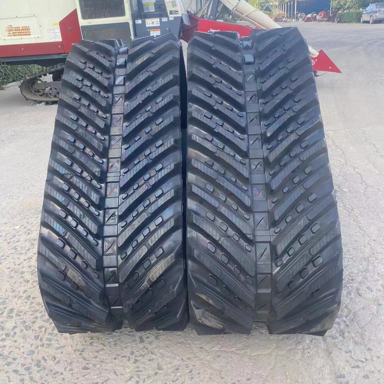 Customized rubber crawler chassis hot selling rubber crawler chassis 1 ton 2 tons triangular crawler chassis factory direct sale