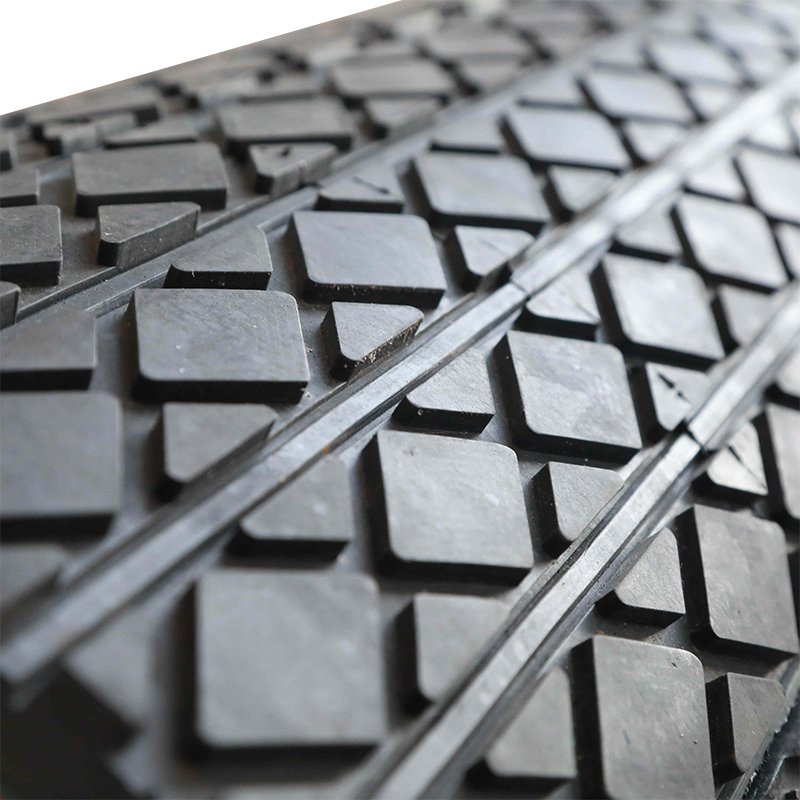 high wear resistant CN layer conveyor mini diamond pulley lagging rubber sheets for mining industry