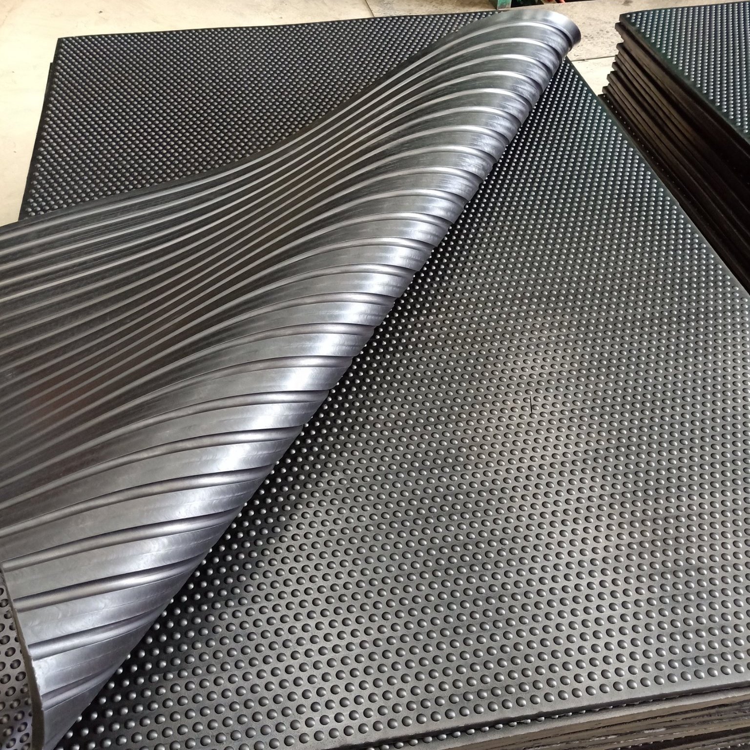 Anti Slip Cow Comfort Mat Rubber Floor Matting Stable Horse Rubber Cow Mattress Stall Cover Matress