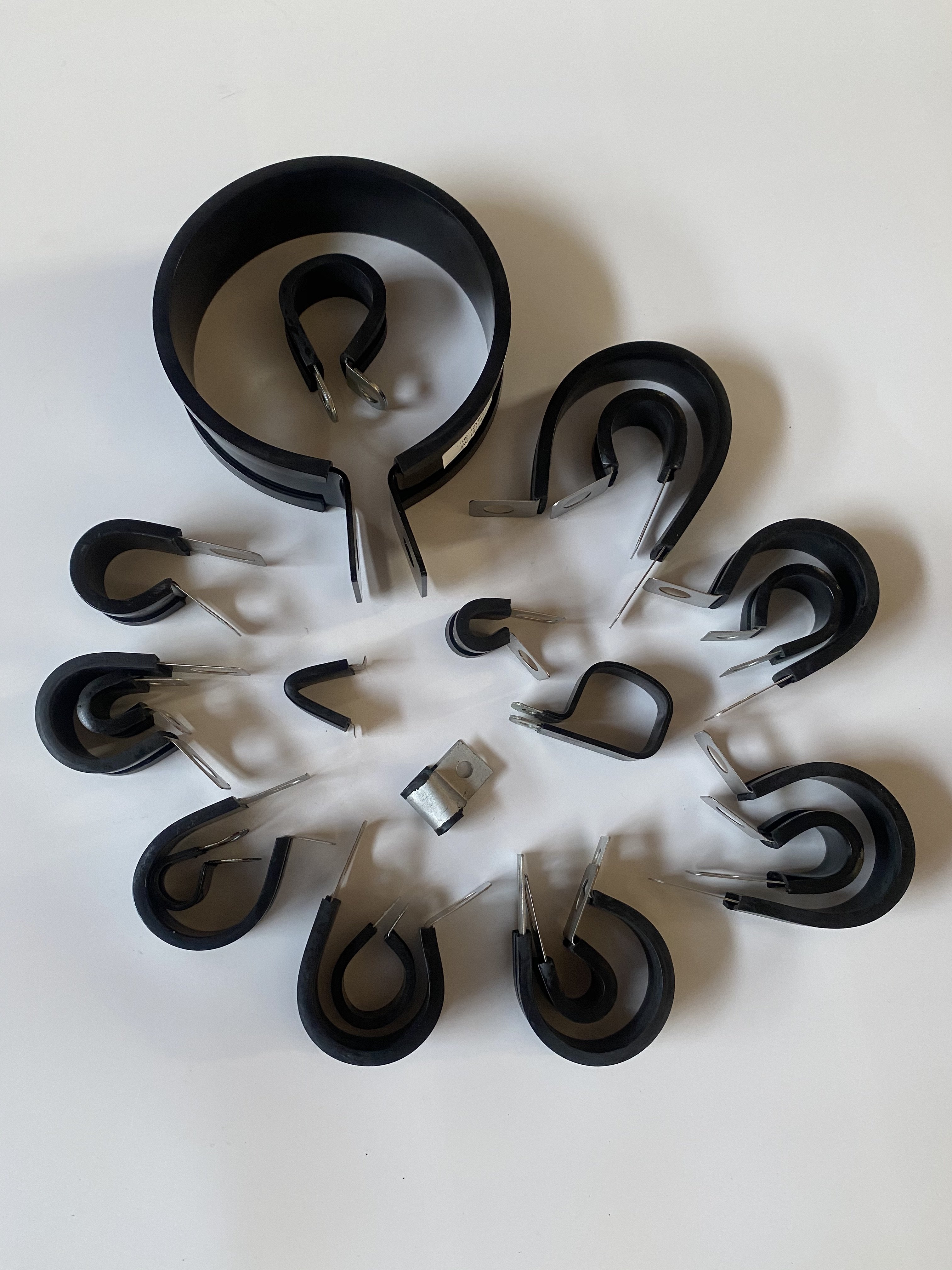 P-shaped round pipe clamp with rubber lining and galvanized steel hose clamp stainless V-shaped wire clip