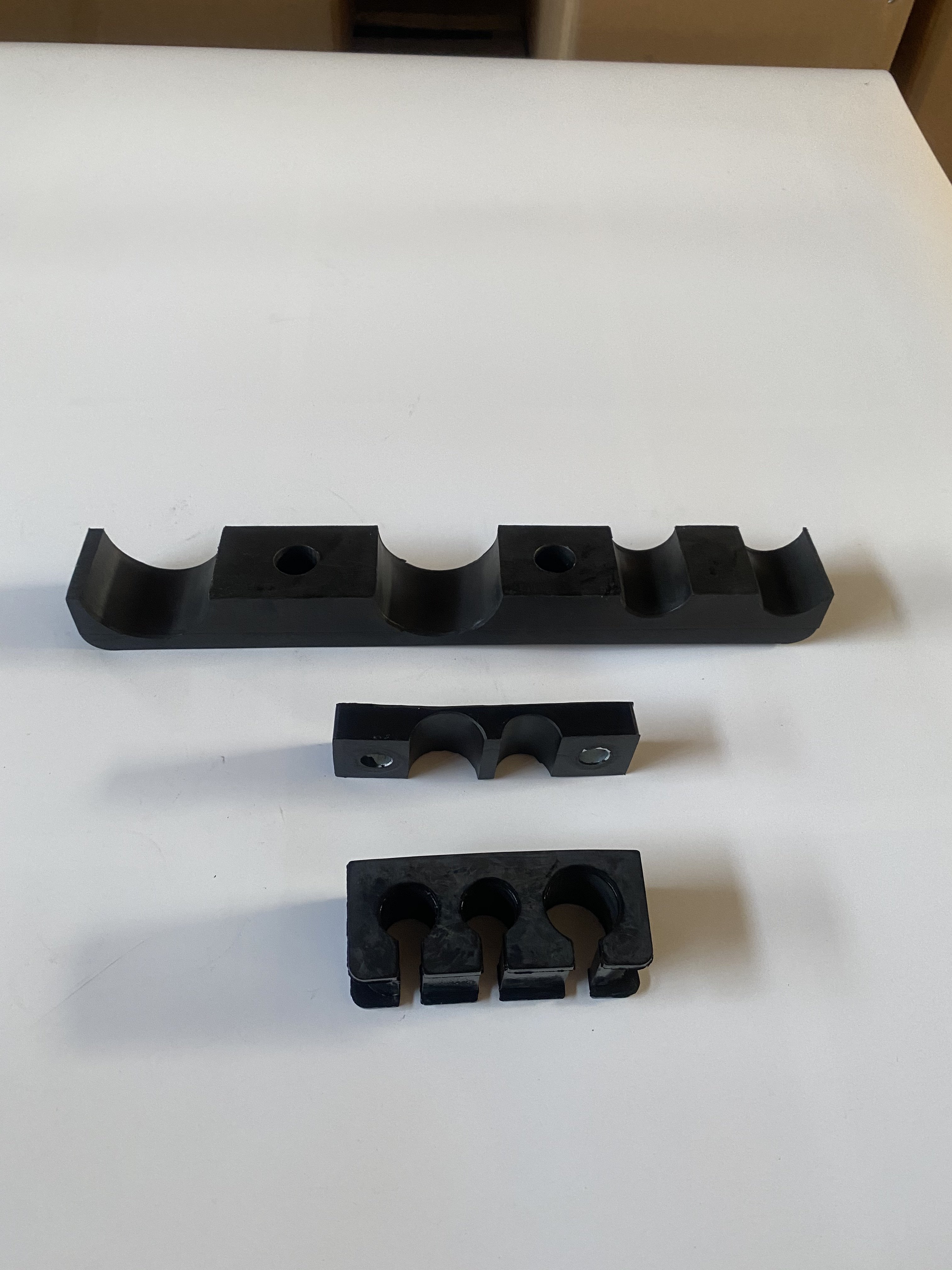 P-shaped round pipe clamp with rubber lining and galvanized steel hose clamp stainless V-shaped wire clip