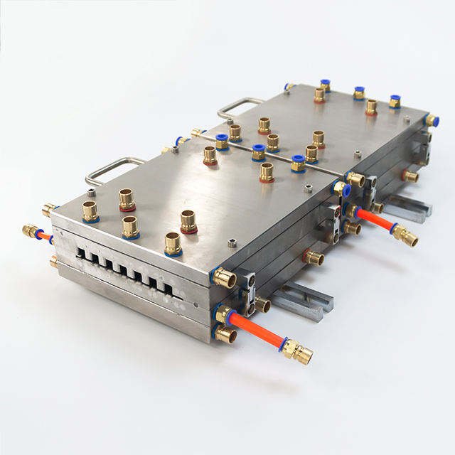 Factory Directly Sale Two Wings PP PE PVC WPC Foaming Extrusion Mould Exterior Cladding Wall Board Plastic Mould Factory