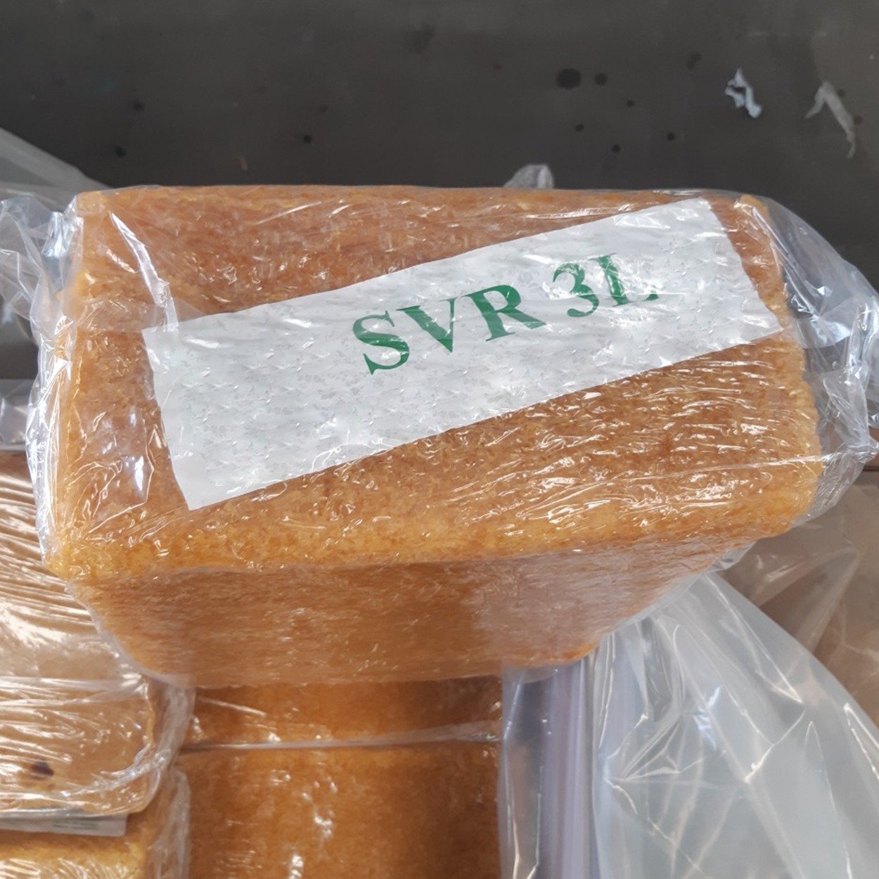 NATURAL RUBBER SVR 3L HIGH QUALITY EXPORT STANDARDS IN VIETNAM RUBBER RAW MATERIAL PACKING IN BALES