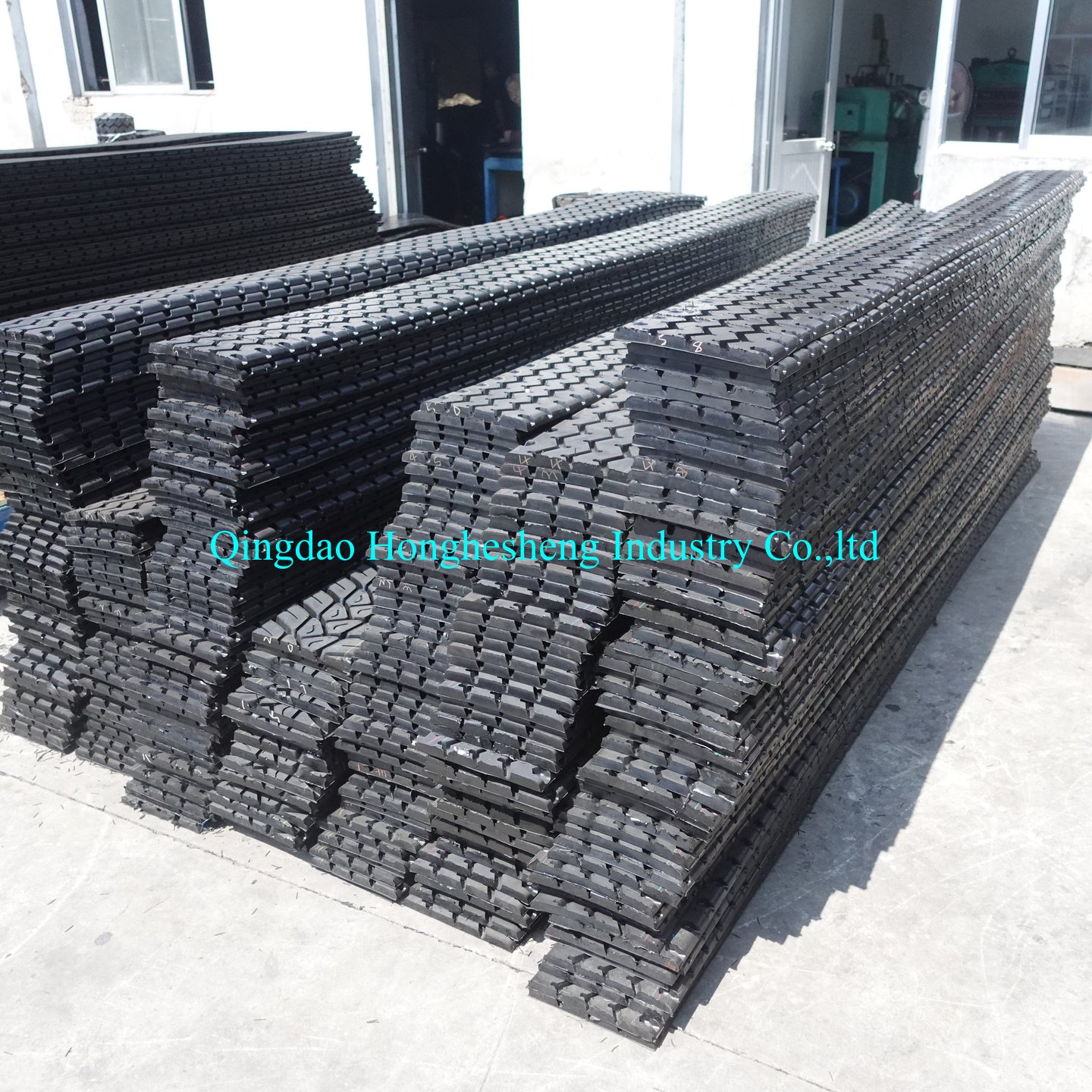 factory supply pre-cured tread rubber for tire cold retreading
