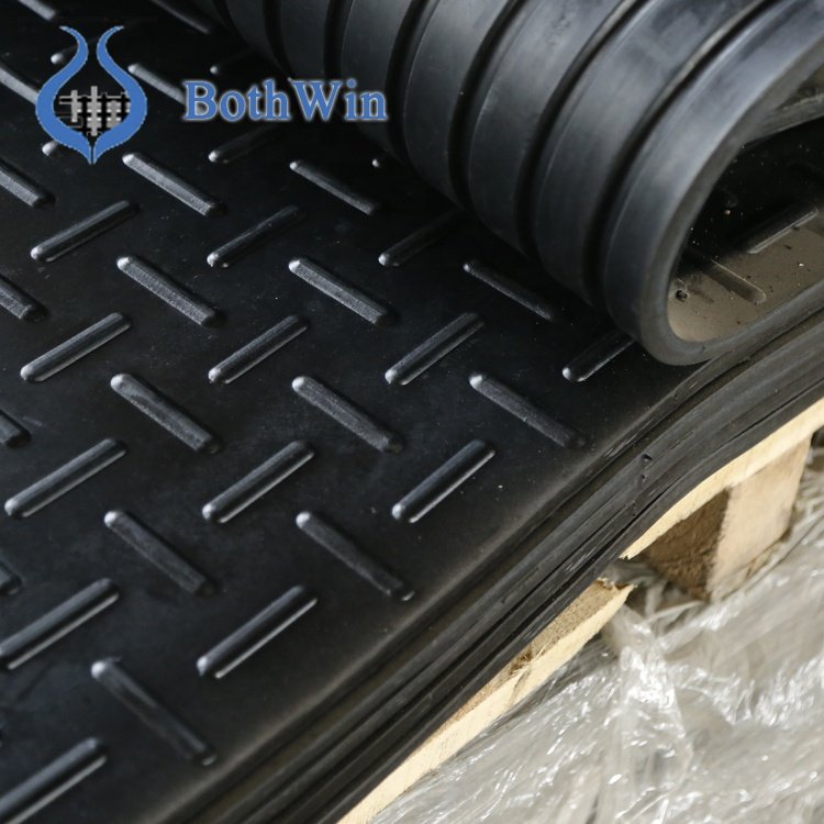 Durable Cow/Horse Rubber Mats in Sheet Format Comfortable Ribbed Stable Mat for Floor Cow Matting Roll