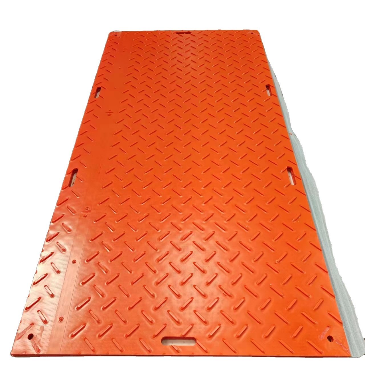 Non-slip impact-resistant lightweight ground protection mats crane mud lawn mats logging operation floor protection mats