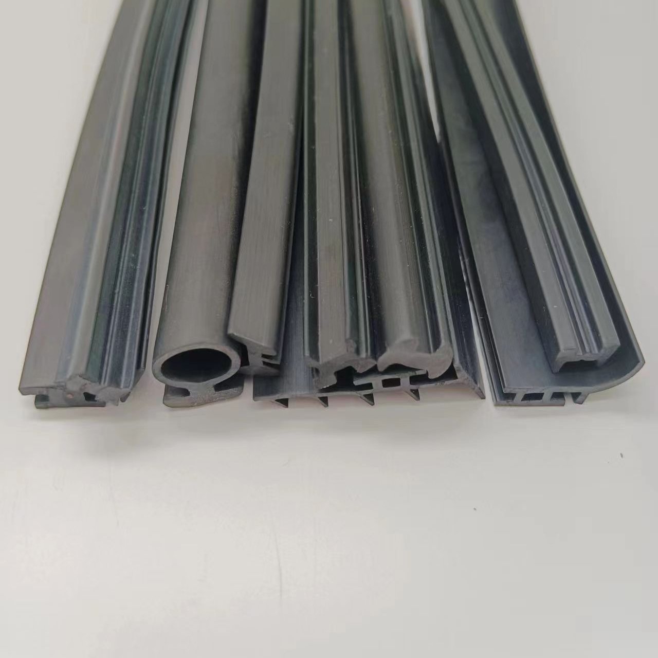 soundproof tailgate rubber seal for pickup trucks