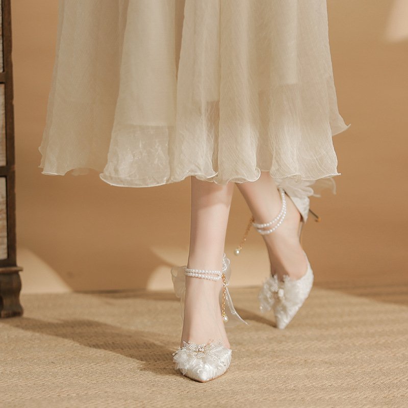 wedding and party high heels Pointed thin heel white bride's shoes hollow large size 43 bridesmaid pearl Chaussures pour femmes