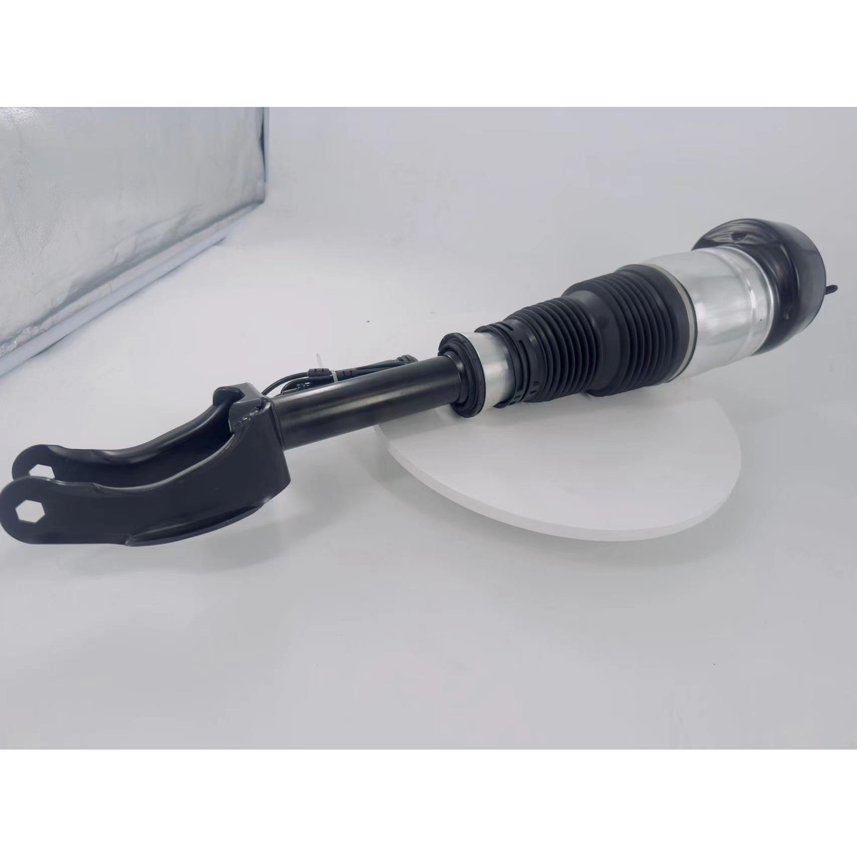 Mercedes Benz GL350-GL550 Air Suspension for W166 High Quality New Automotive Rubber and Steel Shock Absorbers Door Position