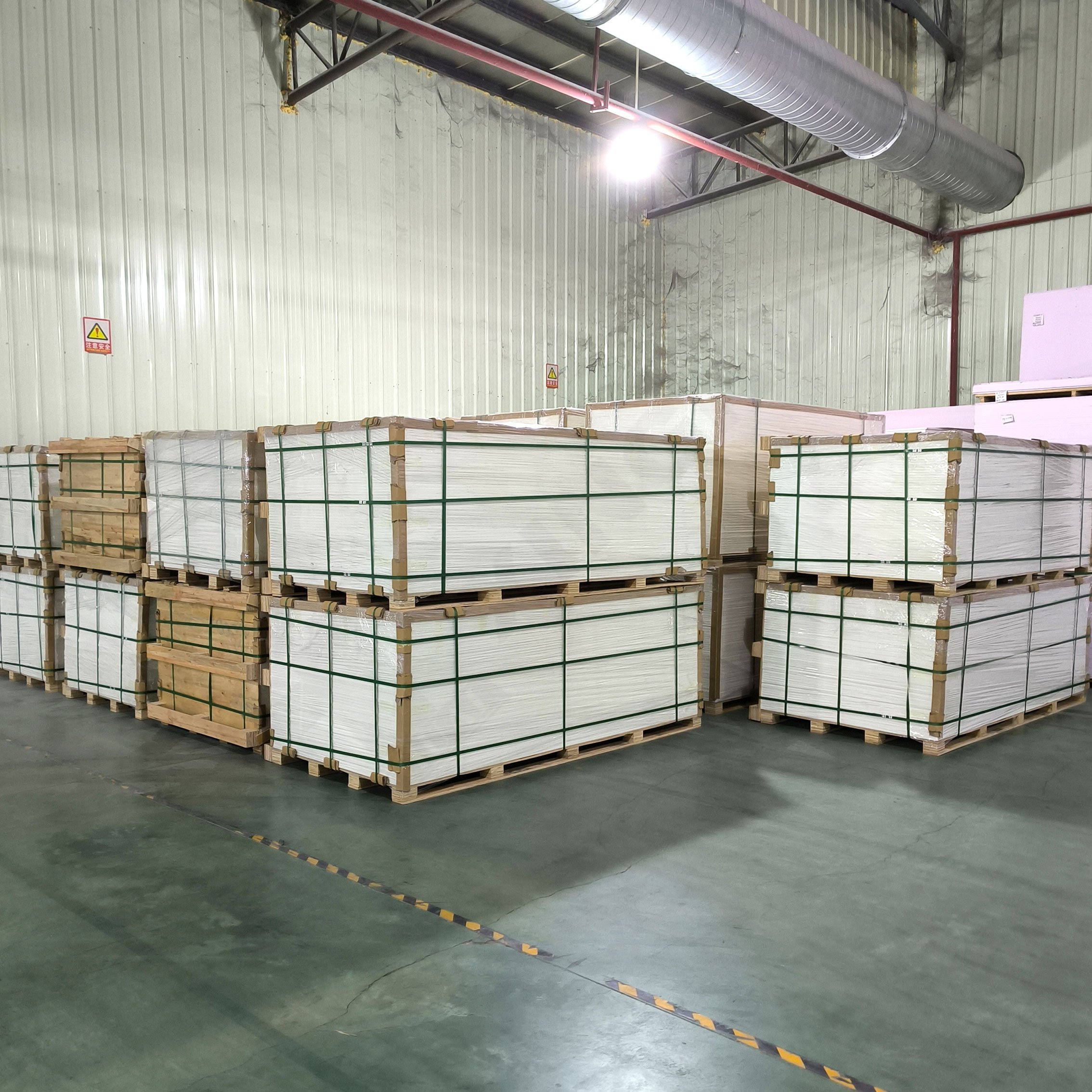High Gloss Plastic Sheets Interior Decoration 1220x2440mm Environmentally Friendly Waterproof And Fireproof Materials