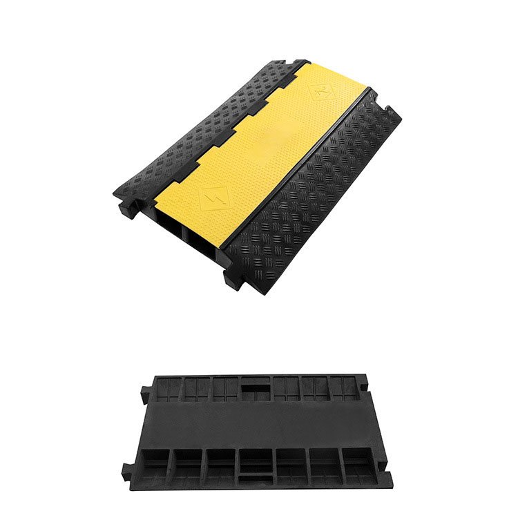 Custom Cut 1000*300*50mm Speed Hump 3-Channel Cable Protector Roadway Safety Rubber Ramp for Garage Automotive Rubber