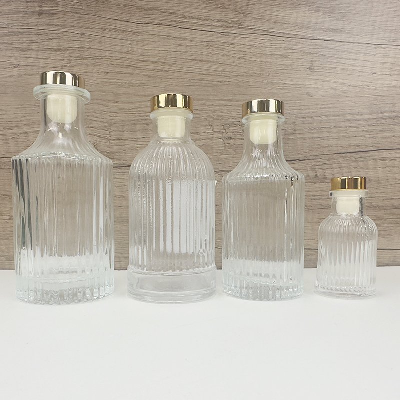 Luxury 100ml 200ml Perfume Bottle Clear Aromatherapy Perfume Reed transparent Diffuser Glass Bottle and glod lids