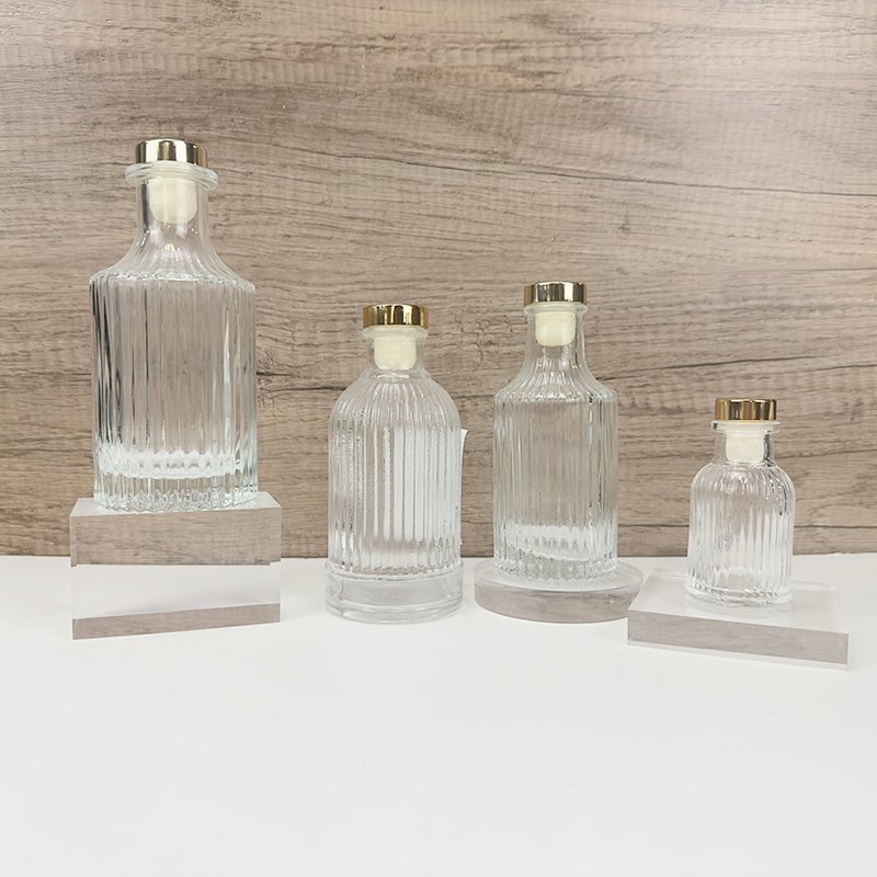 Luxury 100ml 200ml Perfume Bottle Clear Aromatherapy Perfume Reed transparent Diffuser Glass Bottle and glod lids