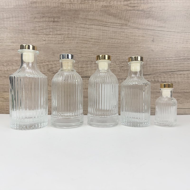 Luxury 100ml 200ml Perfume Bottle Clear Aromatherapy Perfume Reed transparent Diffuser Glass Bottle and glod lids
