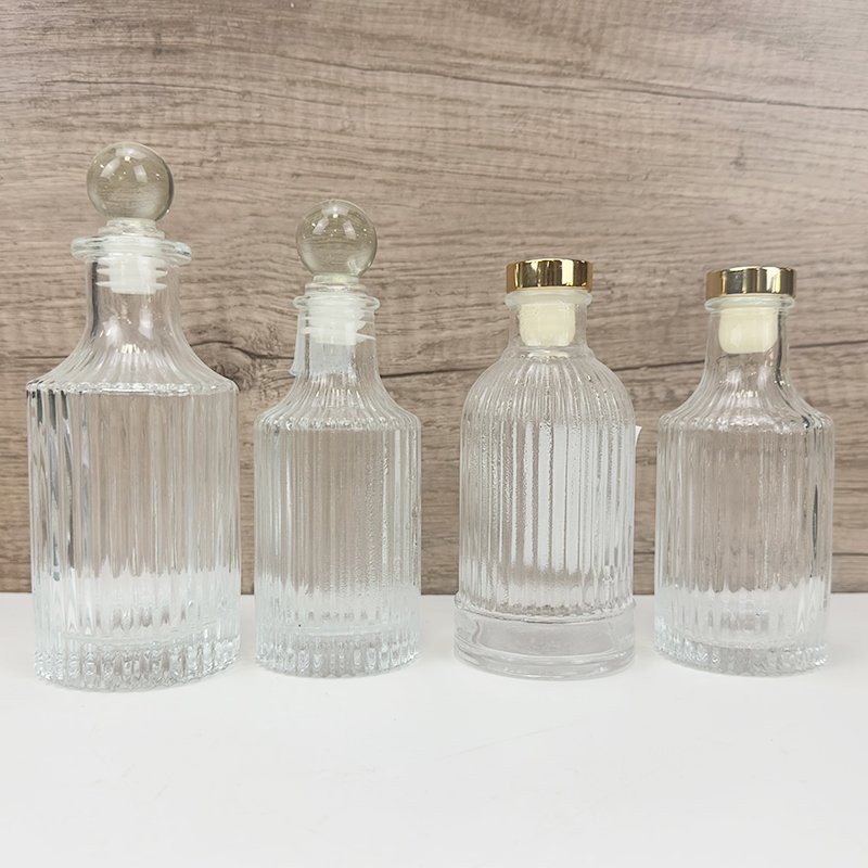 Luxury 100ml 200ml Perfume Bottle Clear Aromatherapy Perfume Reed transparent Diffuser Glass Bottle and glod lids